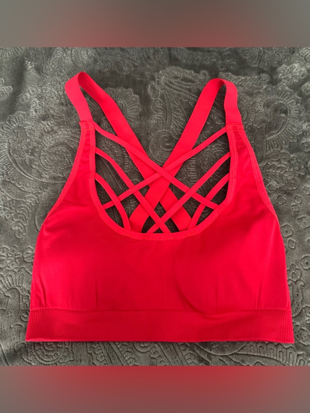 Red Victoria’s Secret VSX Sport Strappy Cross Back Sports Bra Size SMALL